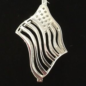 Flag pendant w/ pearls